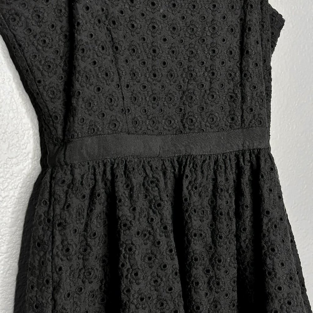 XXI Sleeveless Black Dress With Cut Out Circles and‎ Embroidery Size Small - Picture 6 of 11